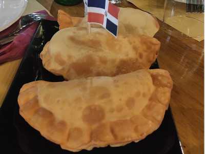 Tre le specialit� le empanadas, fagottini ripieni simili ai nostri panzerotti 